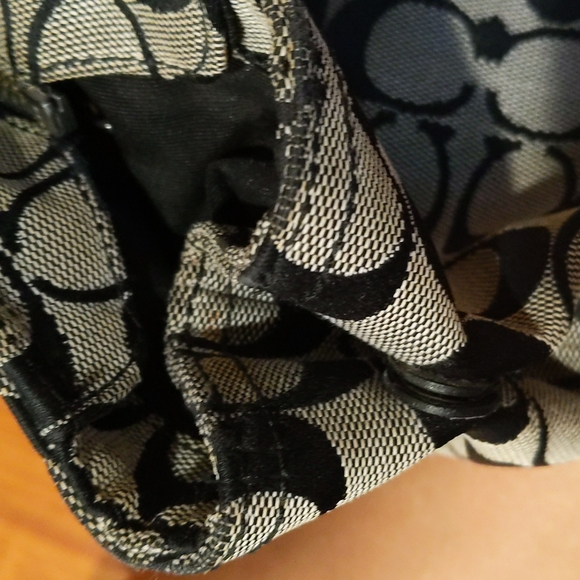 Coach Soho Pleated Tote Signature Shoulder Bag - Picture 7 of 7